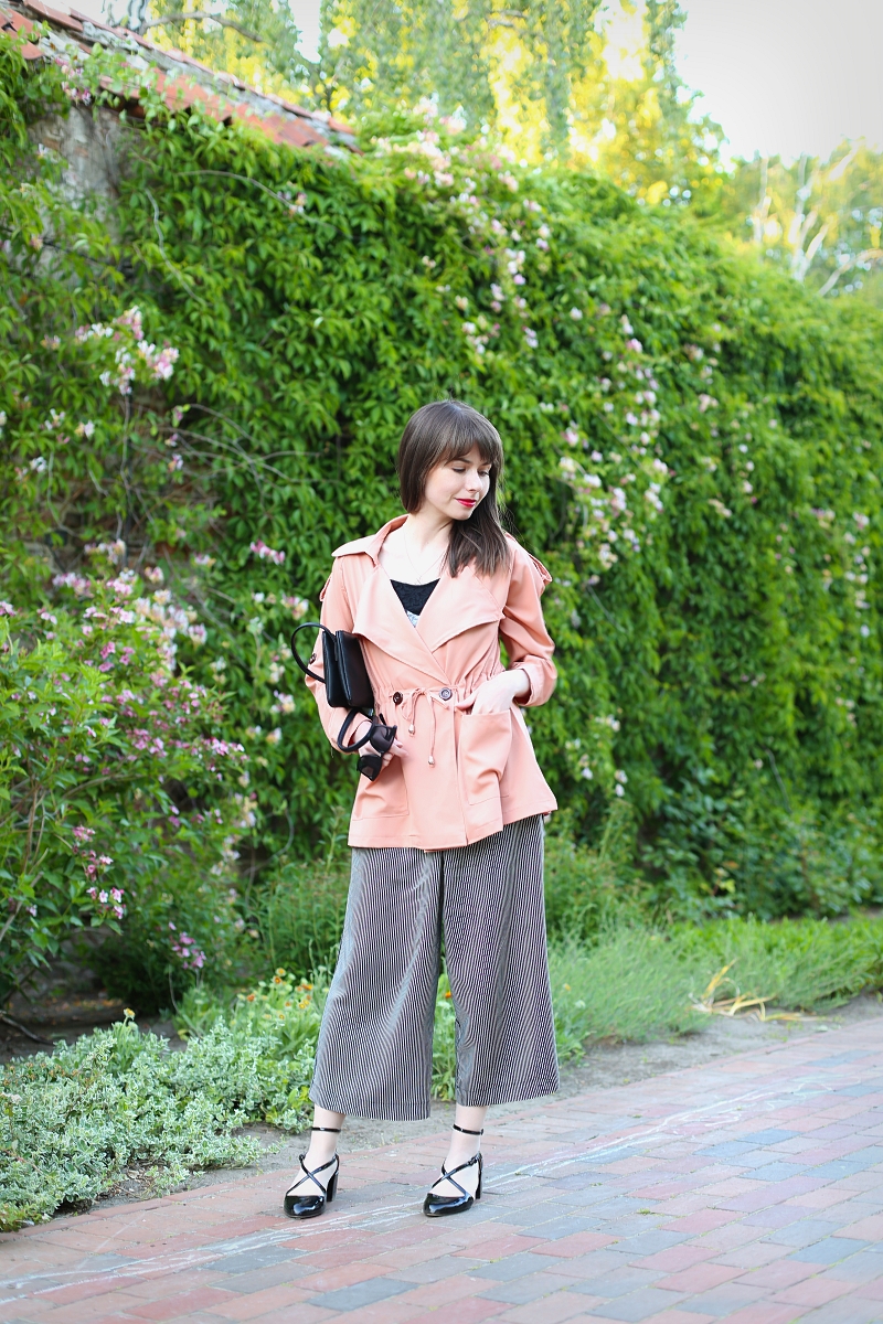 Czy buty z paskami skracają nogi?