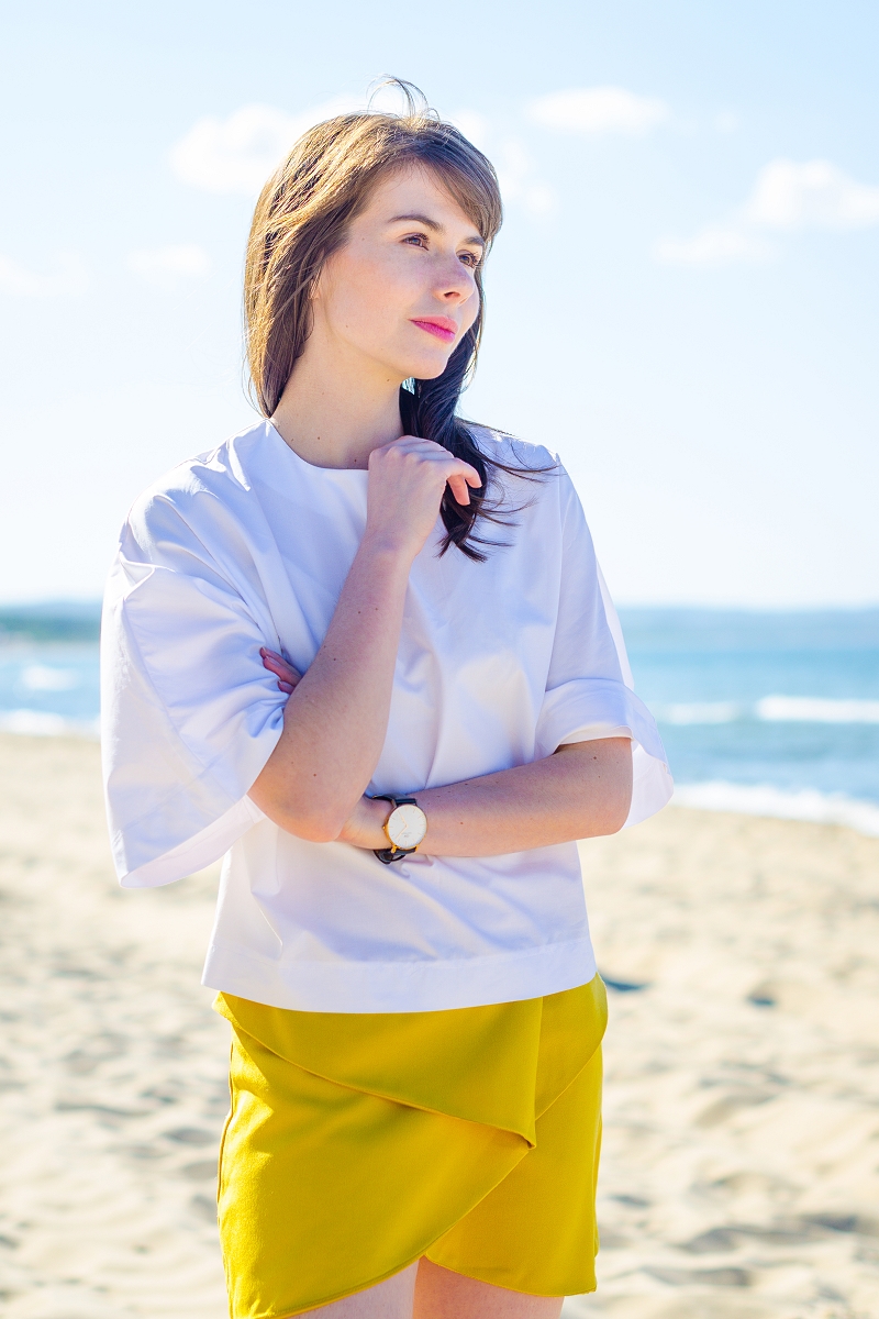 Sesja zdjęciowa nad morzem - latające owoce