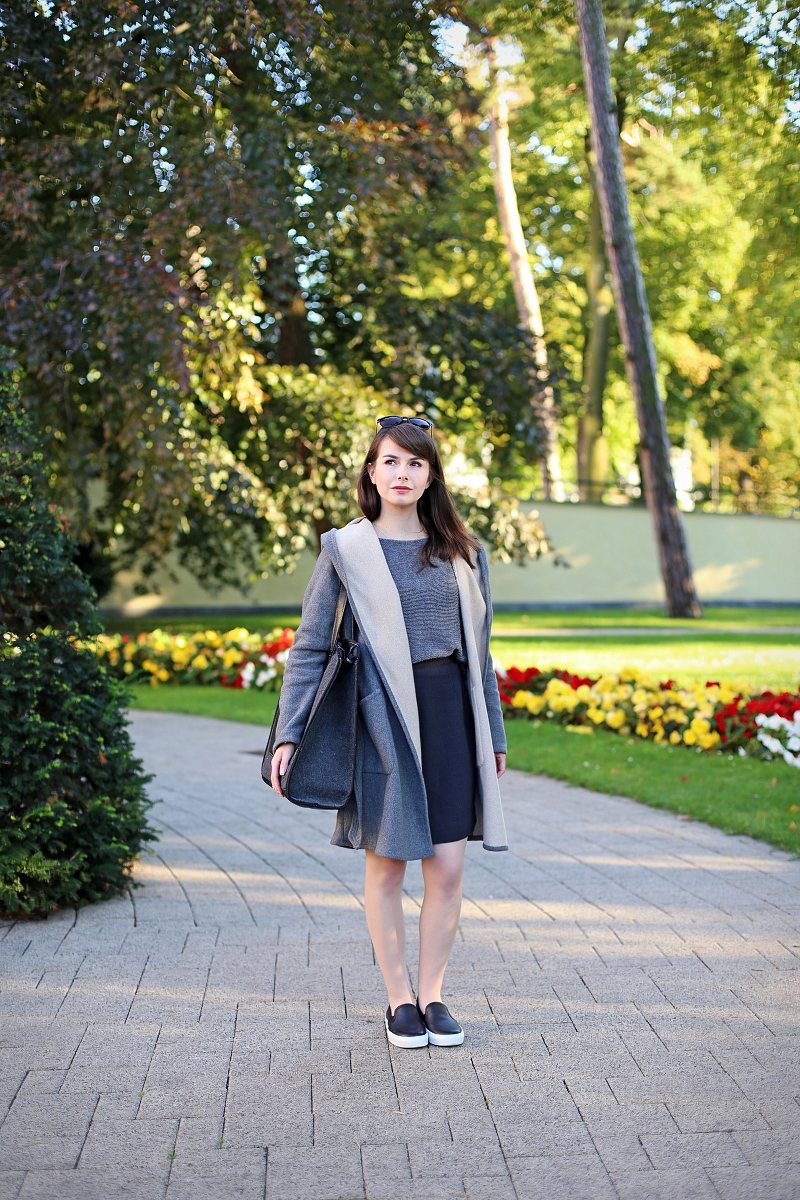 Spódnica ołówkowa i wełniany płaszcz na jesień