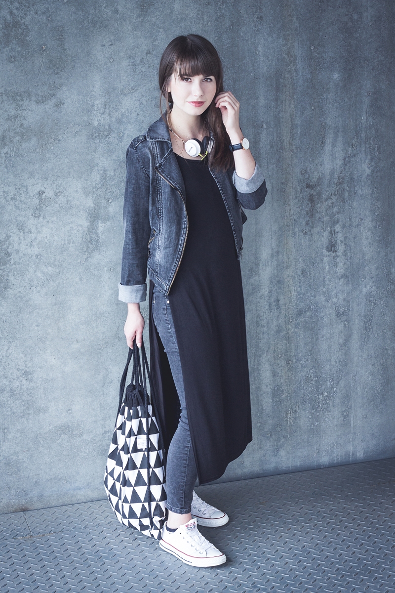 Czarna długa tunika z rozcięciem