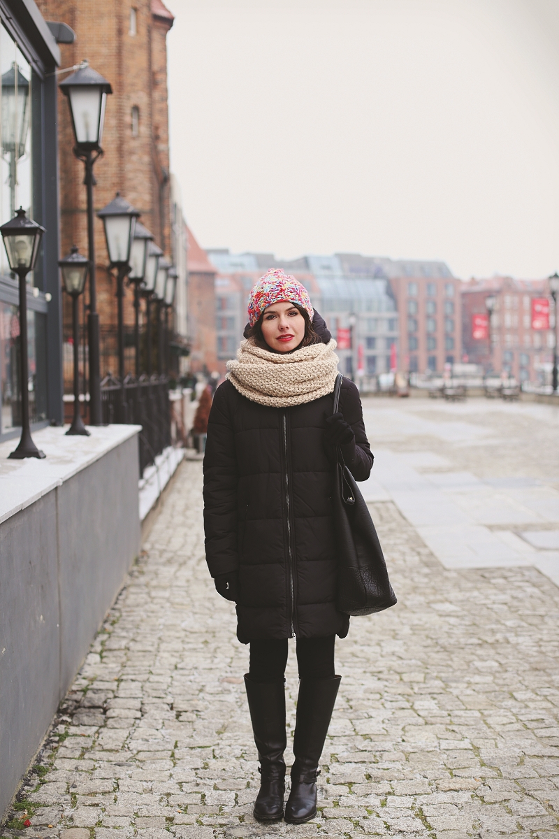 Czarna baza i kolorowe dodatki