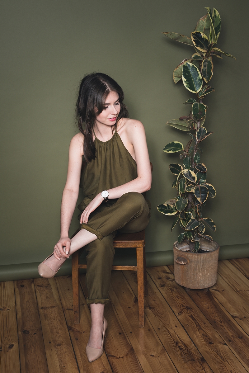 Minimalizm na co dzień - stylizacja z kombinezonem