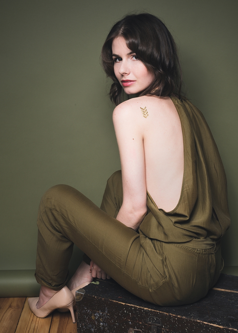 Tatuaż zmywalny w militarnym stylu