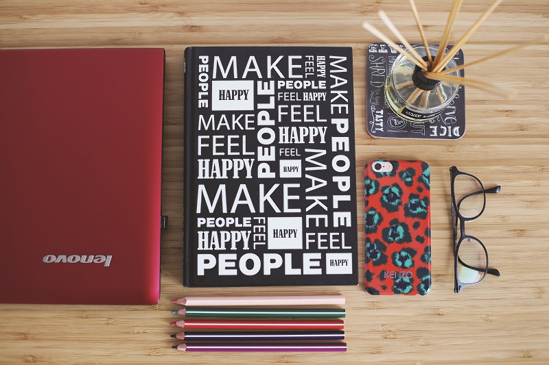 Domowe biuro - case Kenzo z Telakces.com na iPhone 6s