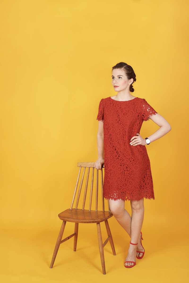 Luźna sukienka koronkowa