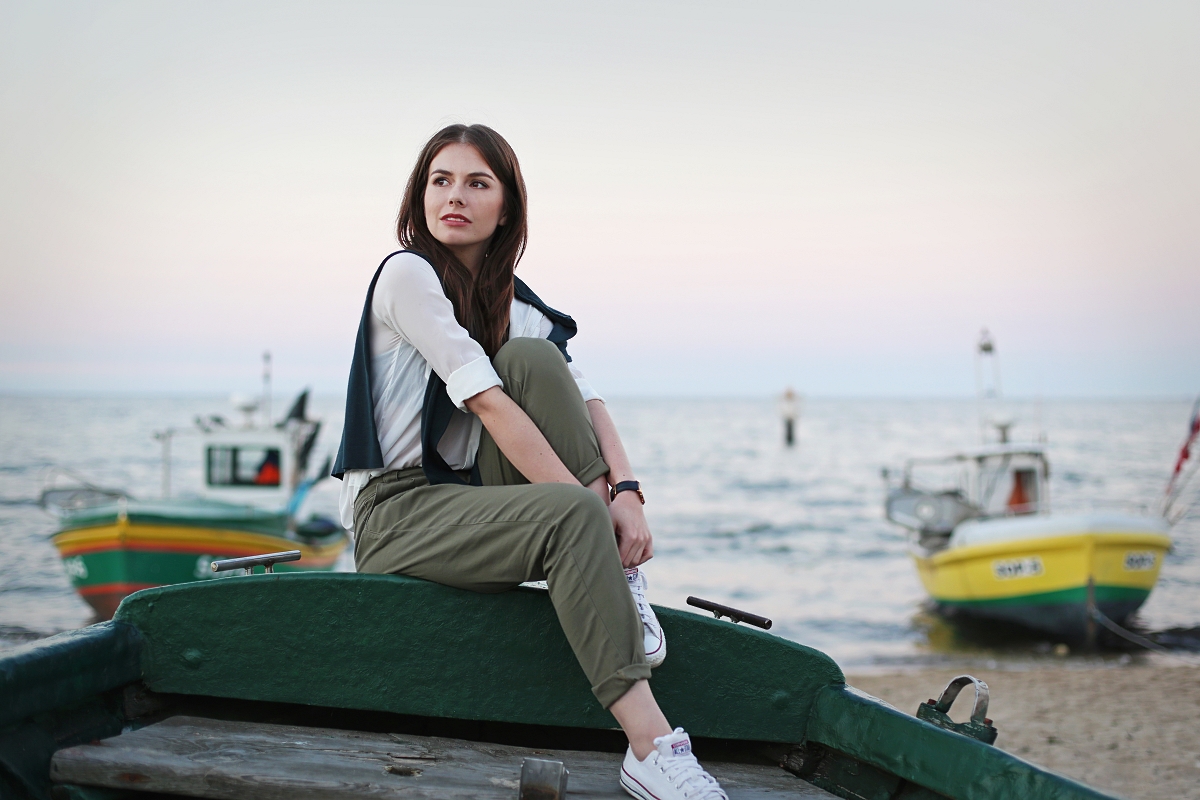 Stylizacja z zielonymi akcentami