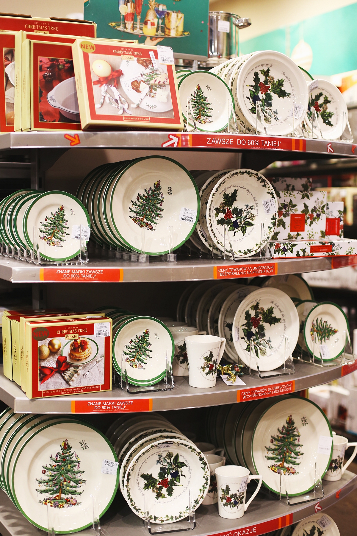 Talerze i kubki świąteczne - akcesoria do kuchni