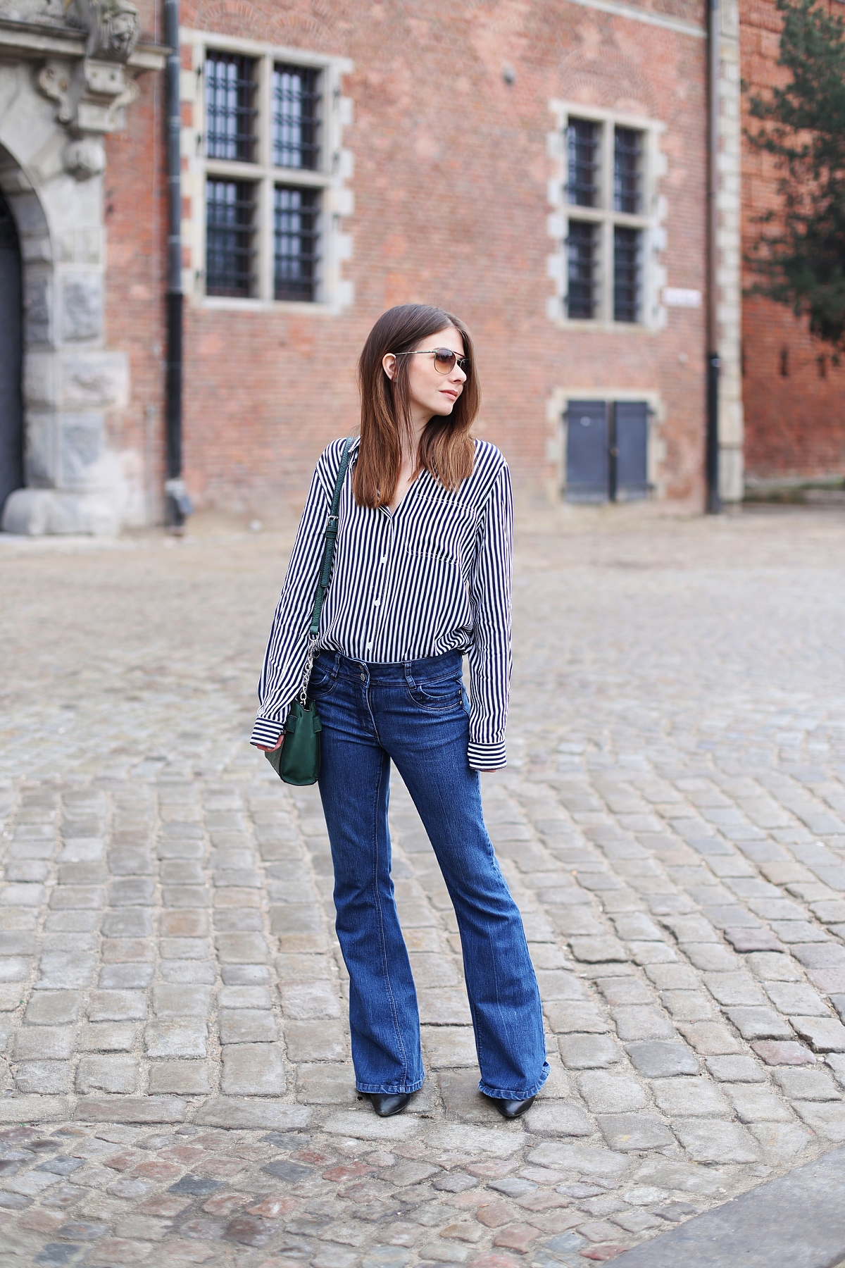 Pasiasta koszula & jeansowe dzwony