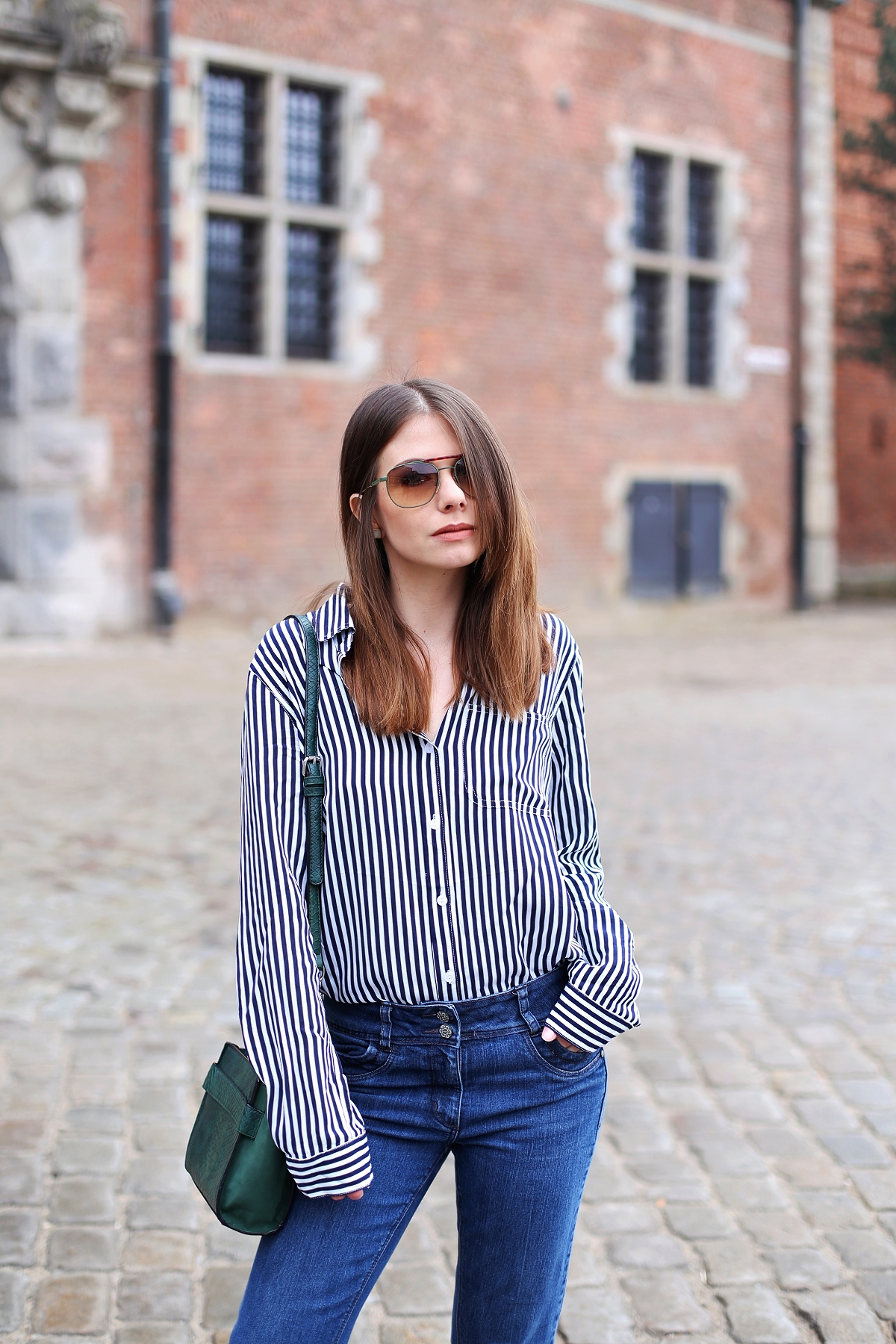 Okulary Tommy Hilfiger & pasiata koszula