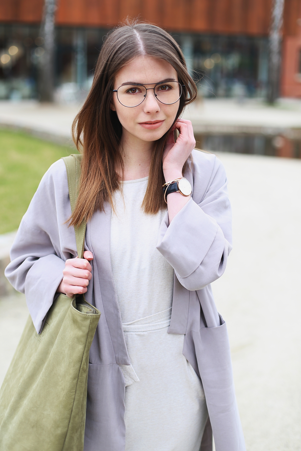 Stylizacja w kolorach nude