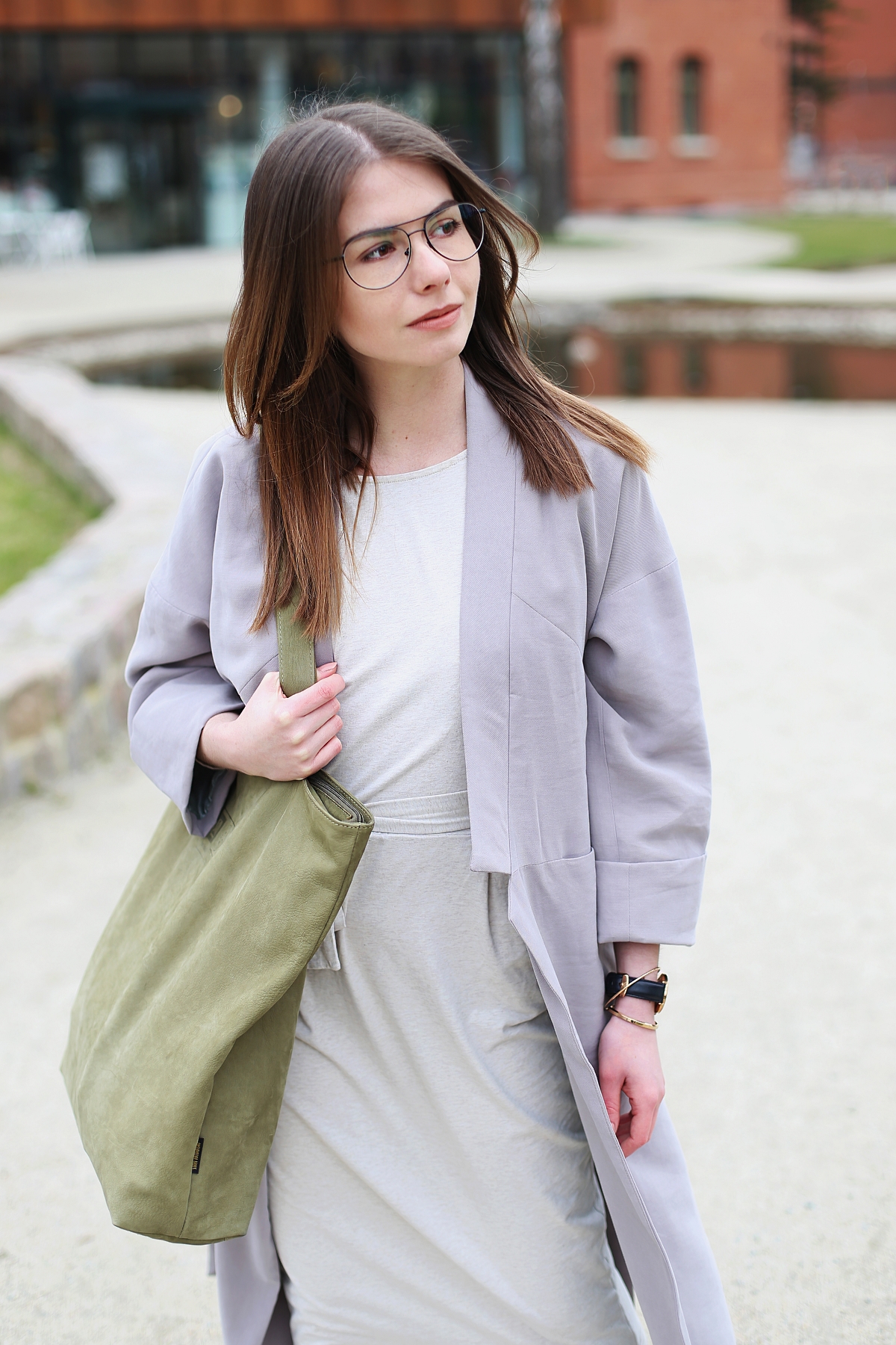 Stylizacja w kolorach nude