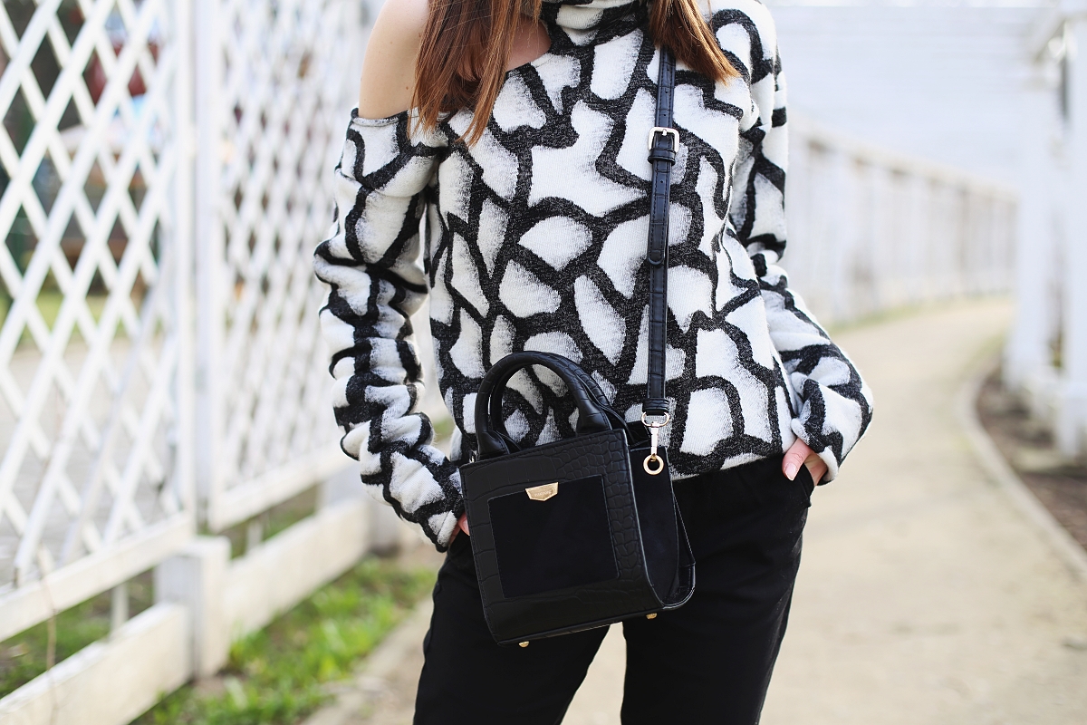 czarno-biała stylizacja - golf z wycięciem na ramieniu