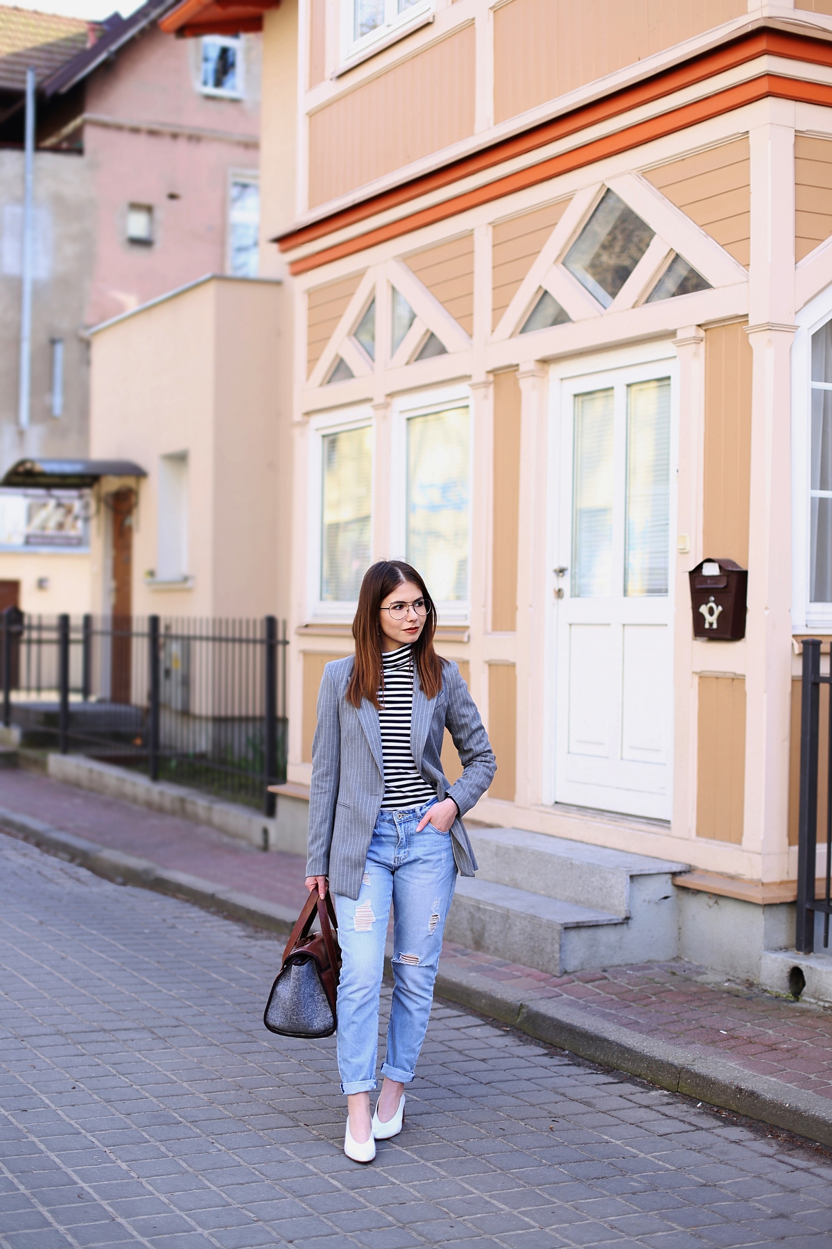 Męska marynarka oversize w paski, golf w paski i spodnie boyfriend