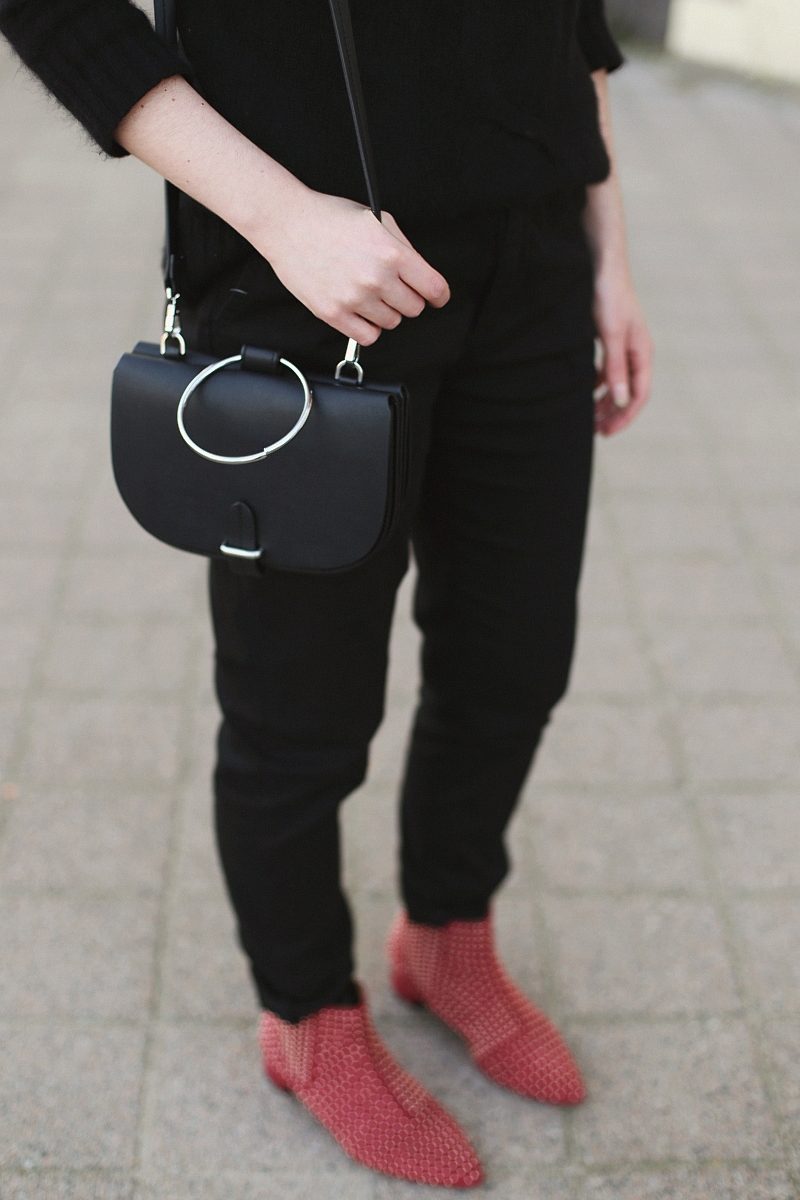 Torebka z metalowym kołem