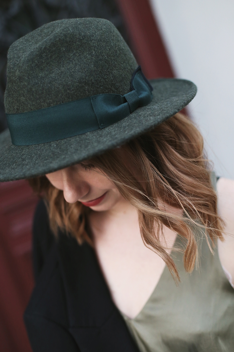 Stylizacja: oliwkowa sukienka 7/8