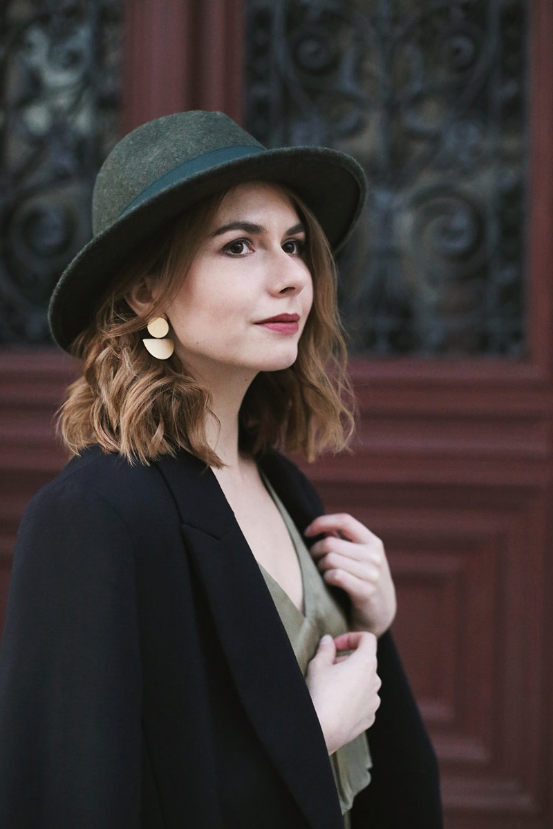 Stylizacja: oliwkowa sukienka 7/8