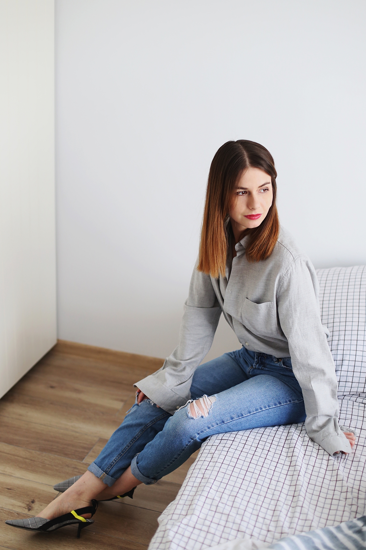 Minimalizm - koszula z działu męskiego i mom jeans