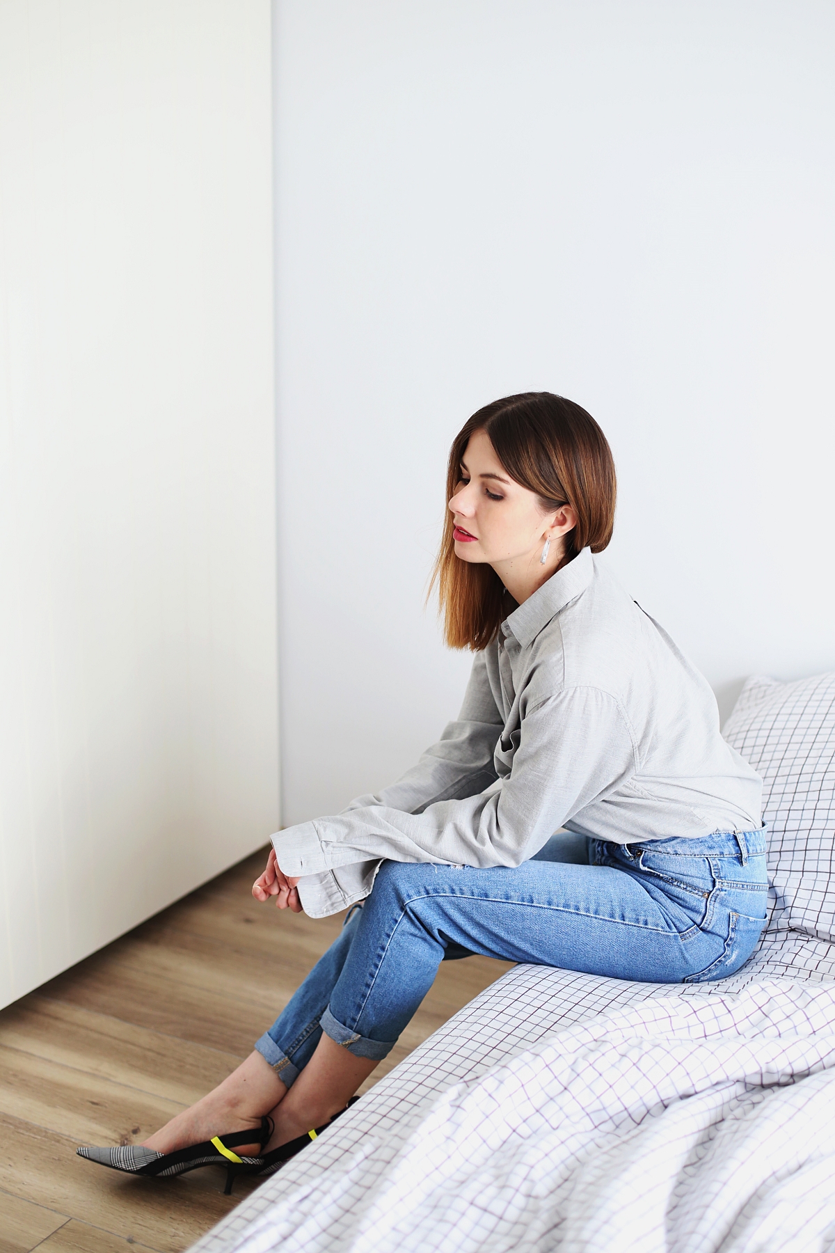 Minimalizm - koszula z działu męskiego i mom jeans