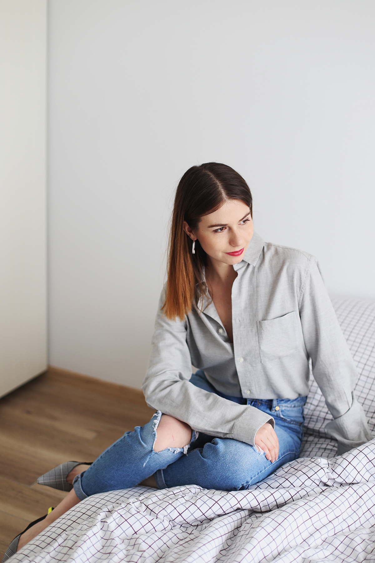 Minimalizm - koszula z działu męskiego i mom jeans