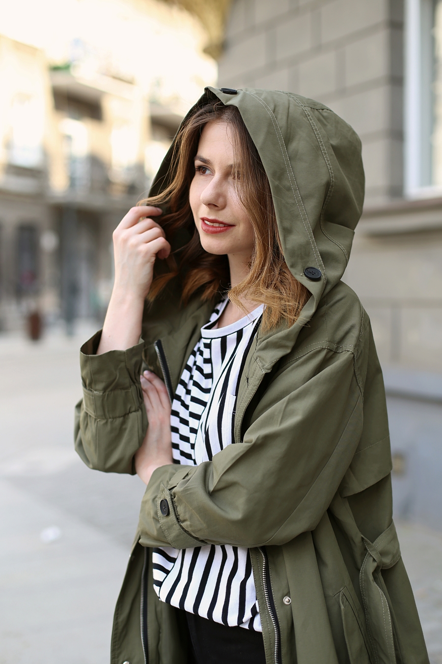 Stylizacja na majówkę - Parka, pasiak - Moodo 