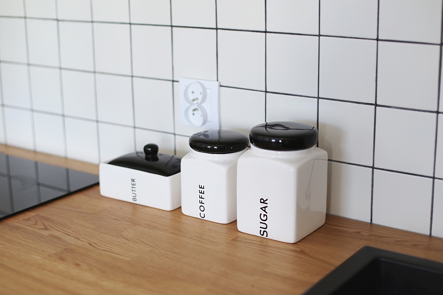 Kuchnia - akcesoria - pojemniki a cukier, kawę, masło Kuchnia - akcesoria - pojemniki a cukier, kawę, masło