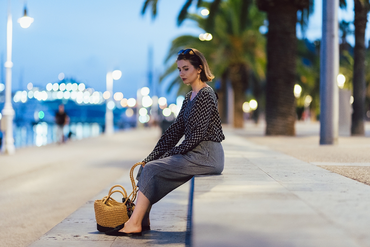 Culotty bluzka w trójkąty pleciona torebka koszyk