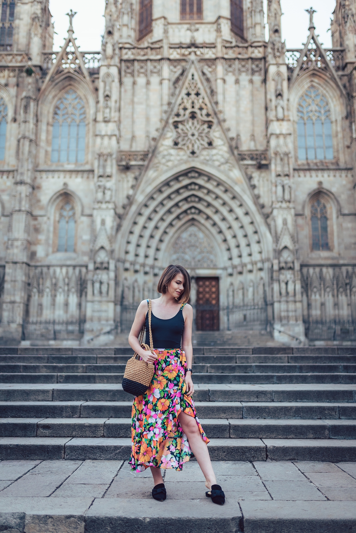 Barcelona Katedra Świętej Eulalii wzorzysta spódnica długość 7/8