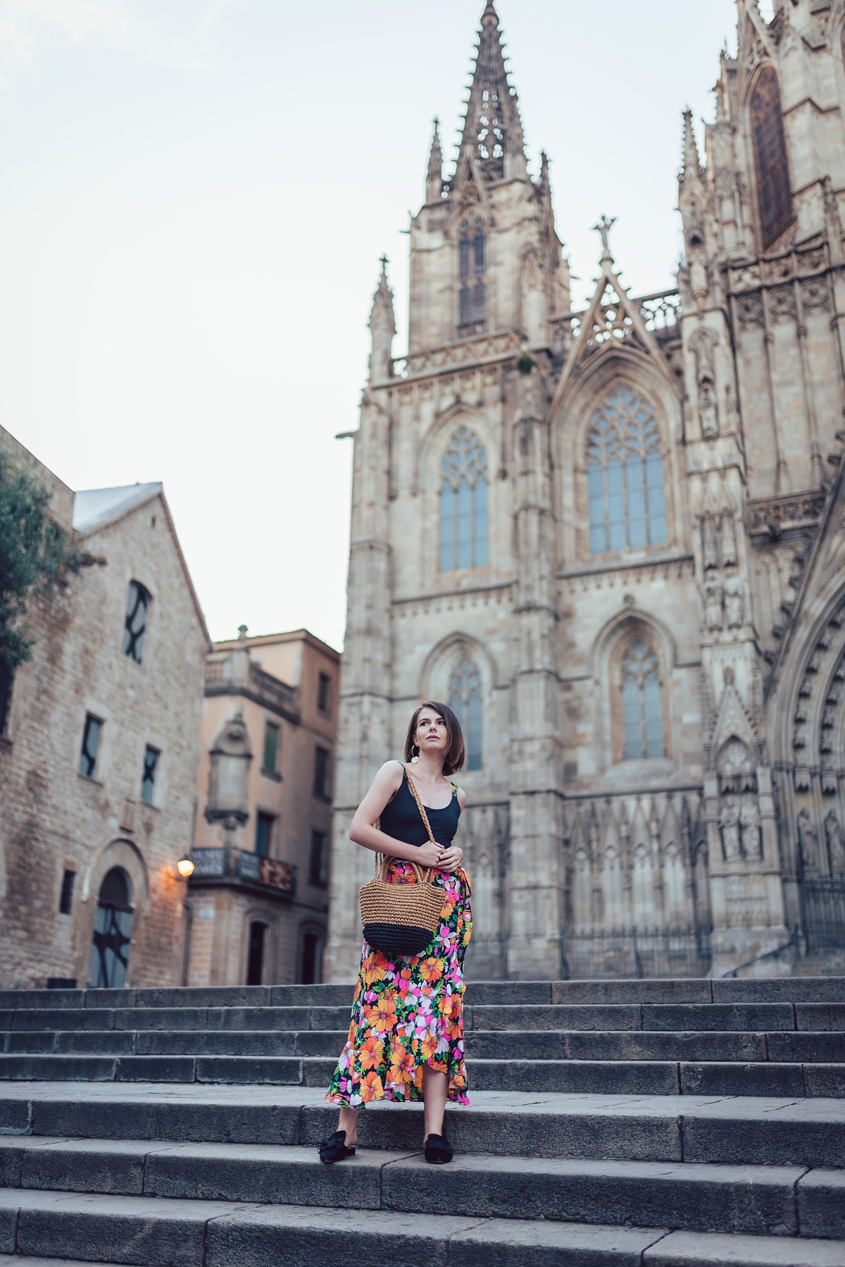 Barcelona Katedra Świętej Eulalii wzorzysta spódnica długość 7/8