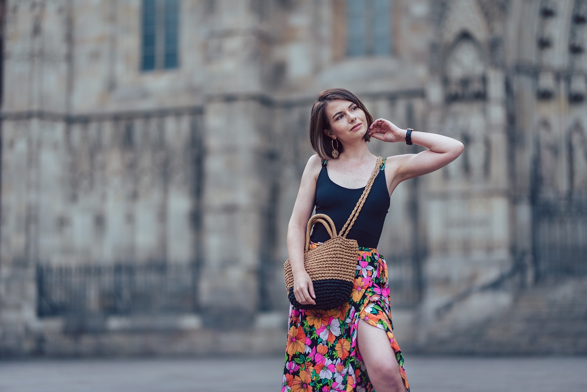 Barcelona Katedra Świętej Eulalii wzorzysta spódnica długość 7/8