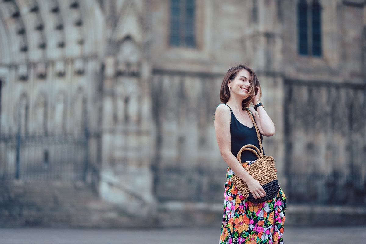 Barcelona Katedra Świętej Eulalii wzorzysta spódnica długość 7/8