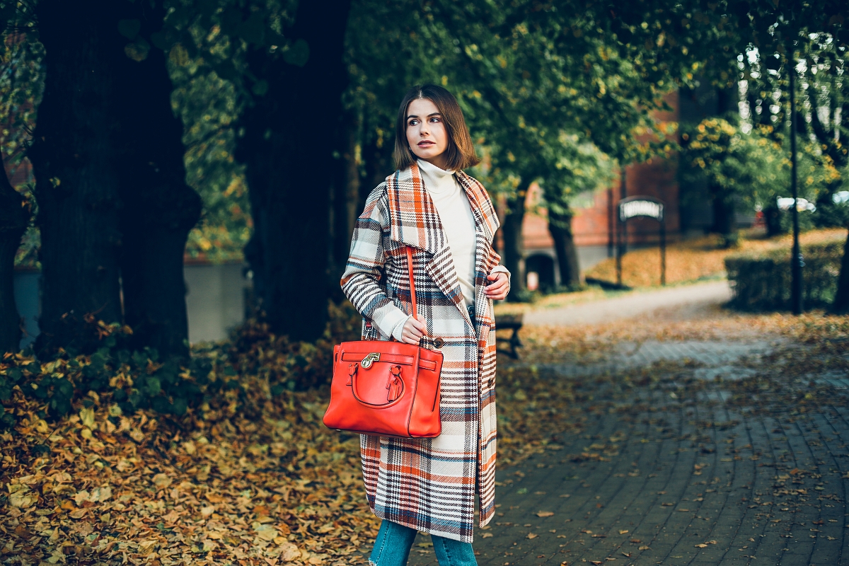 jesienna stylizacja michael kors płaszcz oversize krata wrzeszcz