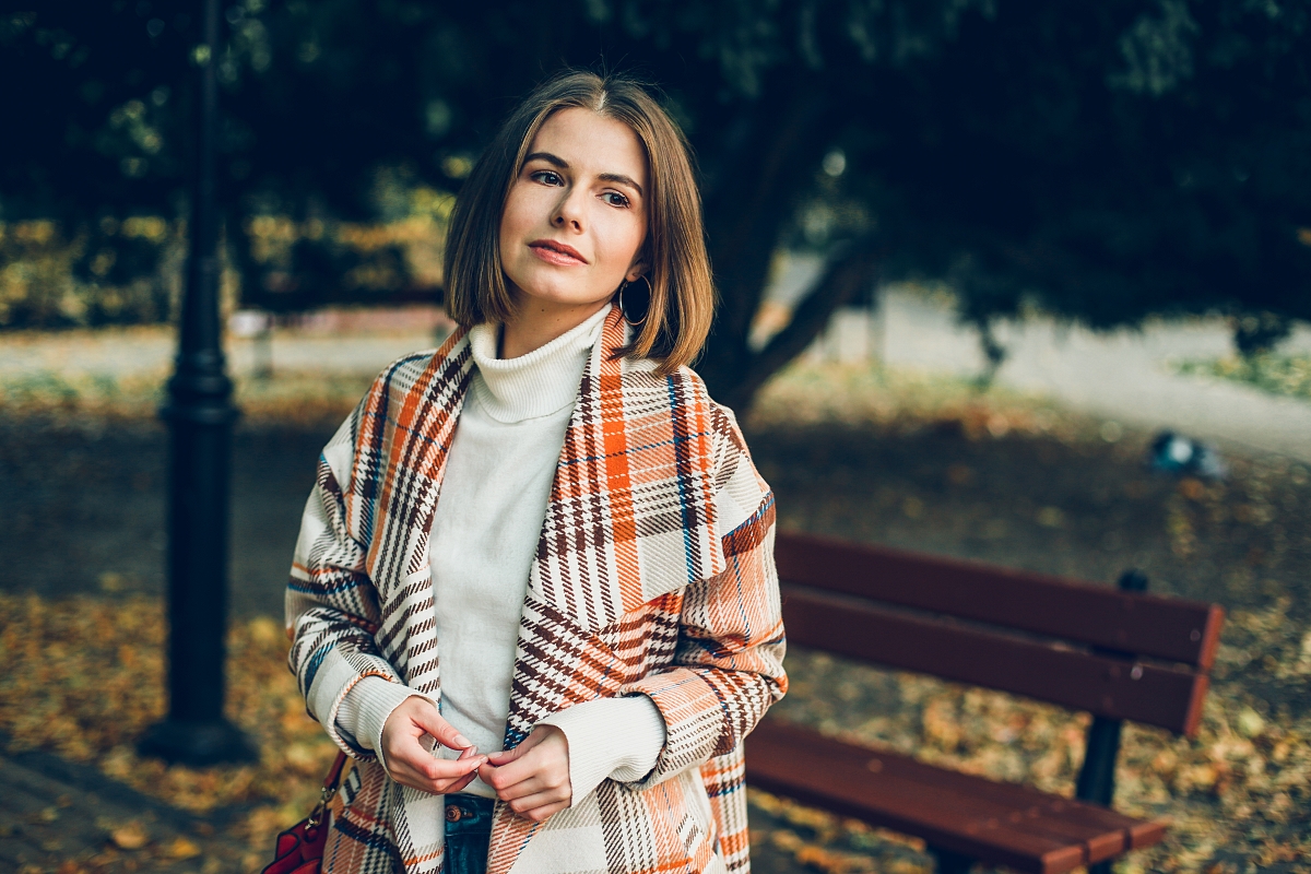 jesienna sesja Michael Kors płaszcz oversize krata