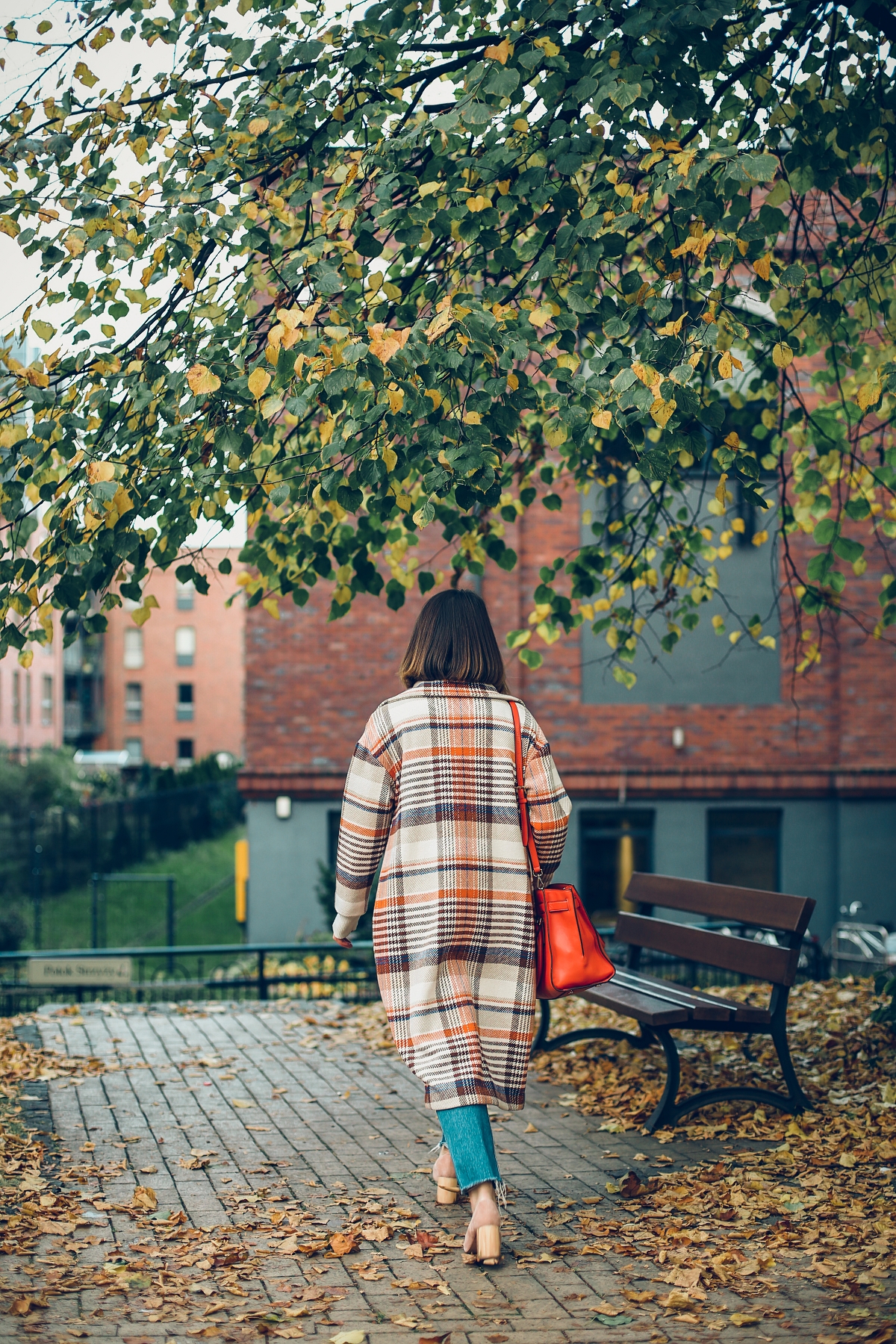 jesienna stylizacja michael kors płaszcz oversize krata