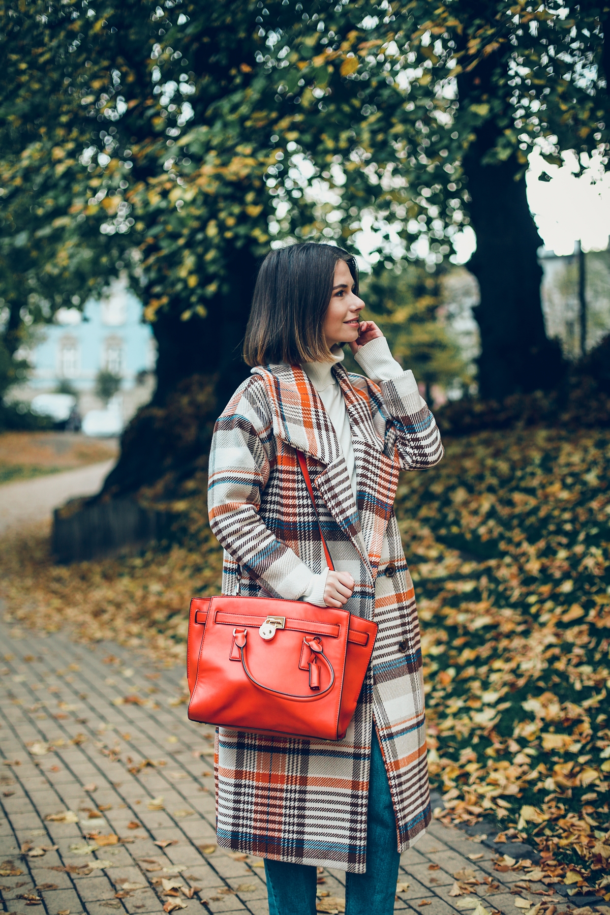 jesienna stylizacja Michael Kors płaszcz oversize krata