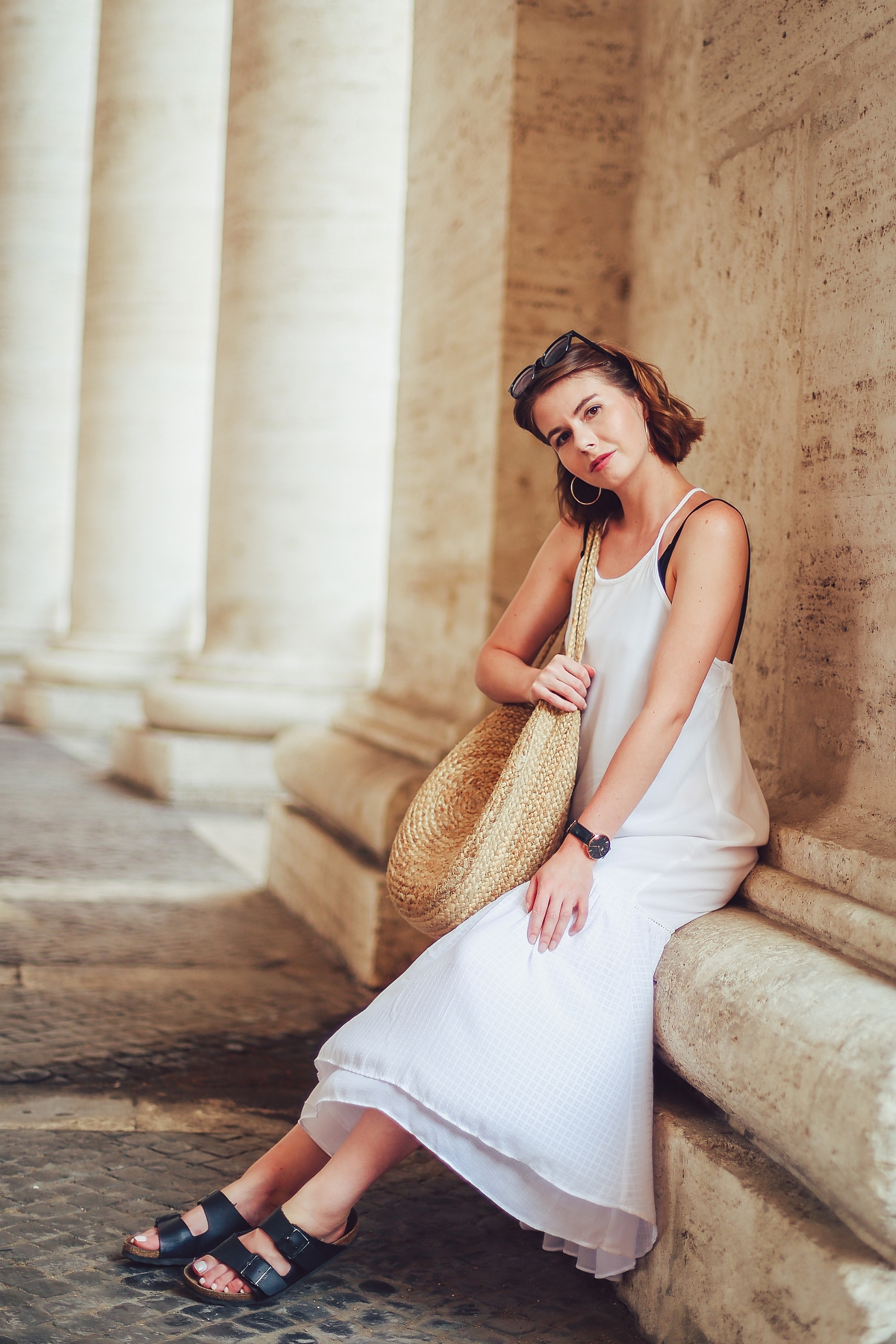 biała sukienka boho sesja w Watykanie