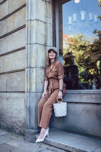 Kombinezon z tencelu stylizacja blog modowy