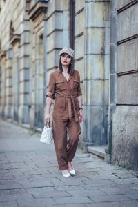 Kombinezon z tencelu stylizacja blog modowy