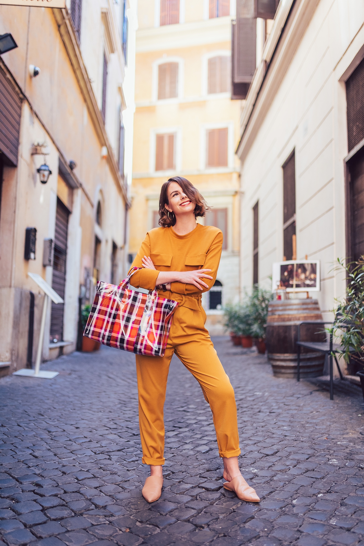 Miodowy total look sesja w Rzymie