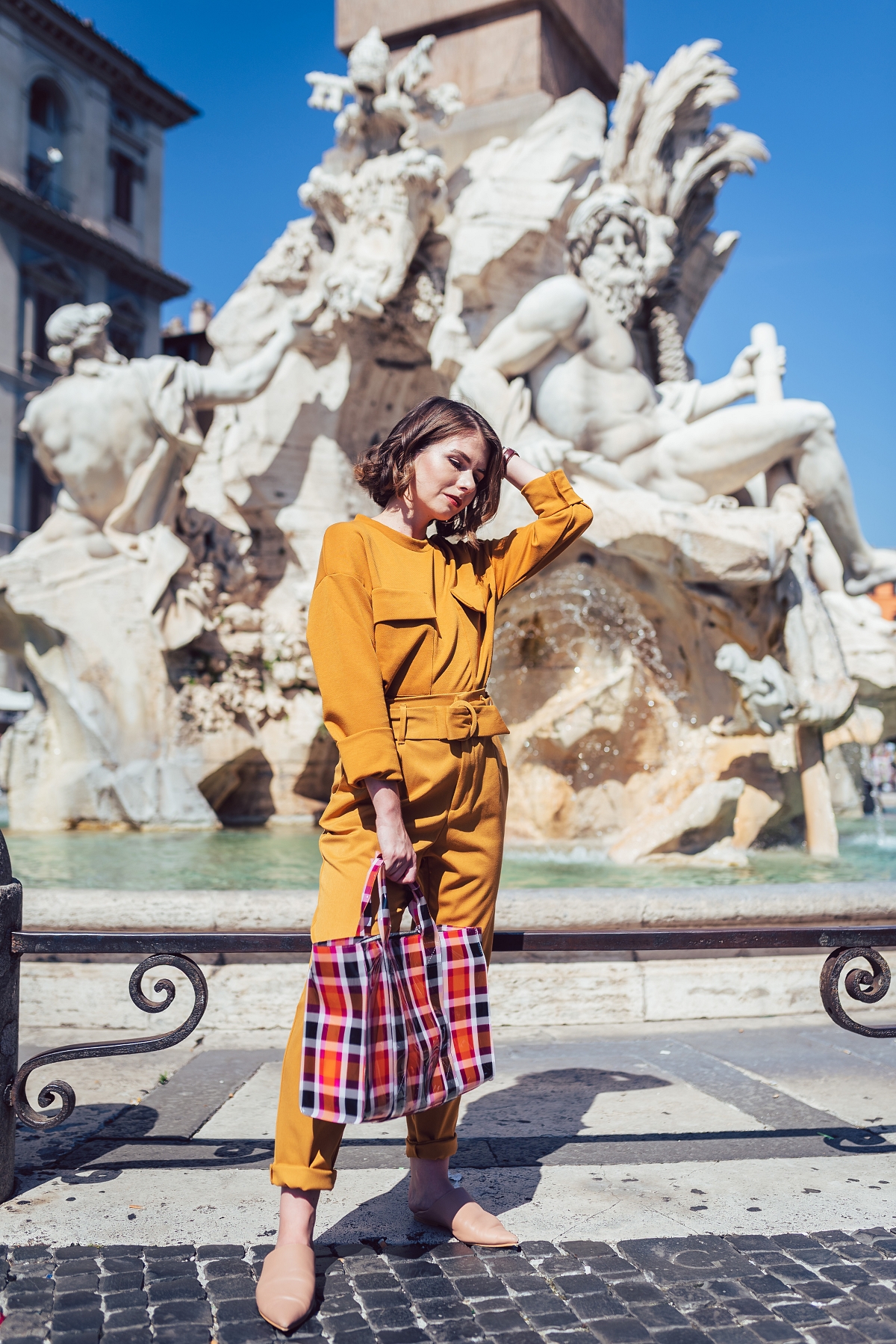 Miodowy pomarańczowy total look Rzym