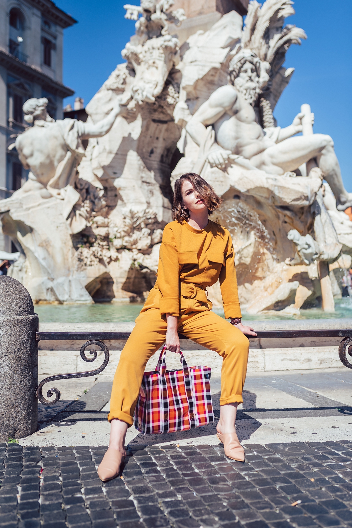 Miodowy pomarańczowy total look Rzym