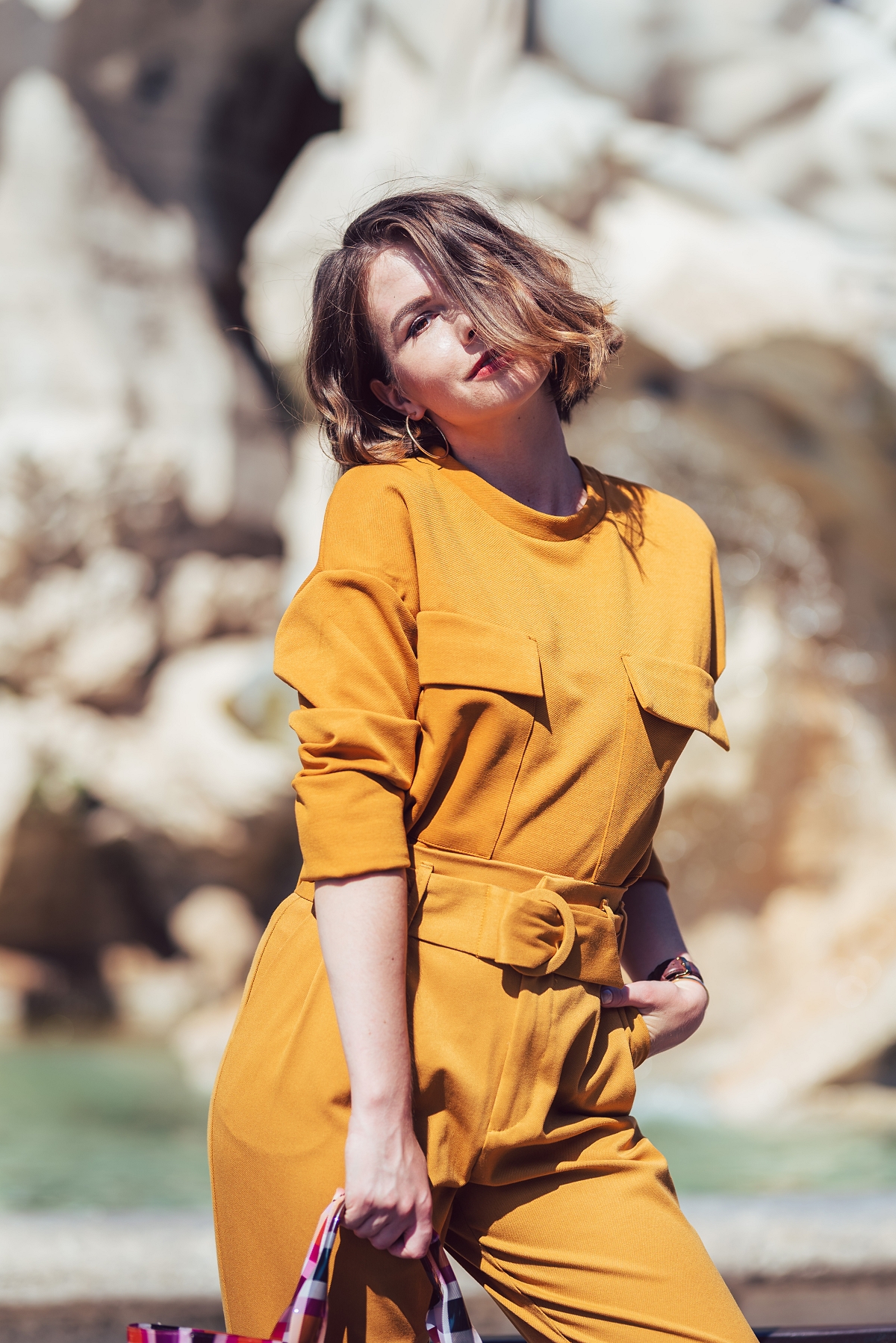 Miodowy pomarańczowy total look Rzym