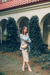 dresowa sukienka torebka fabiola freya błekitna marynarka