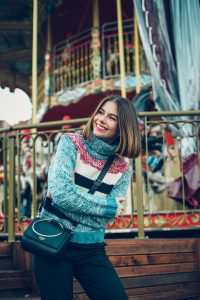 wełniany sweter z secondhandu sesja karuzela gdansk