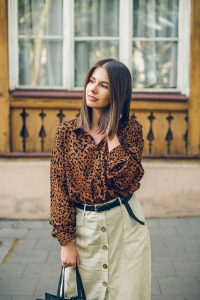 koszula w pantere spodnica lniana answear safari