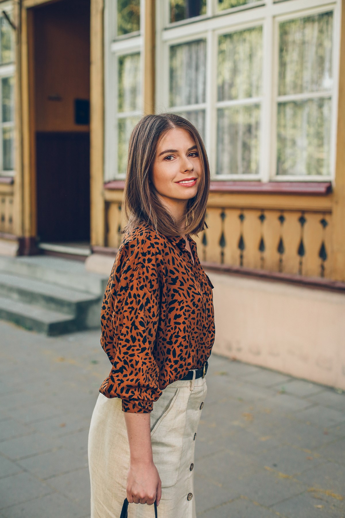 koszula w pantere spodnica lniana answear safari