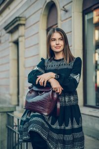 romantyczna stylizacja orsay sukienka rozkloszowana kozaki xxl