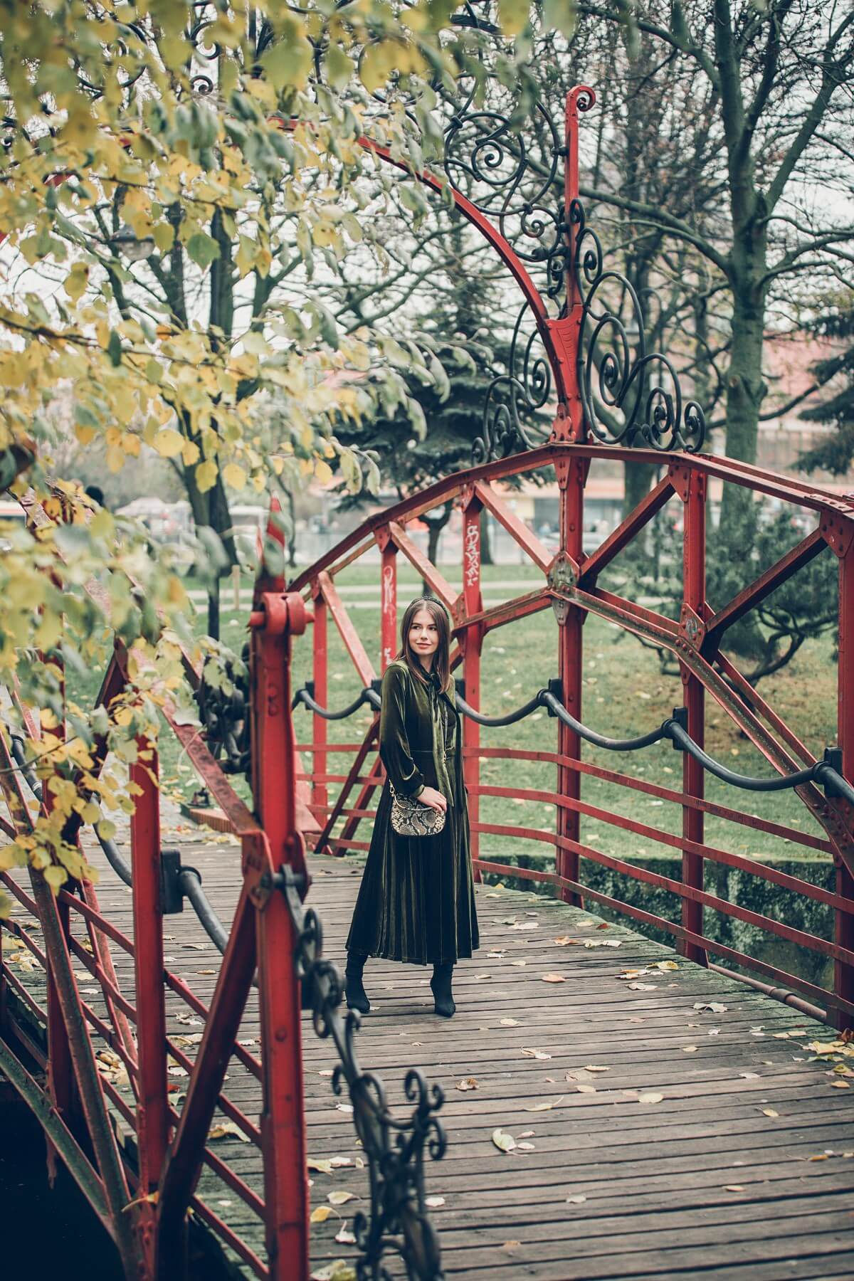 welurowa sukienka na święta