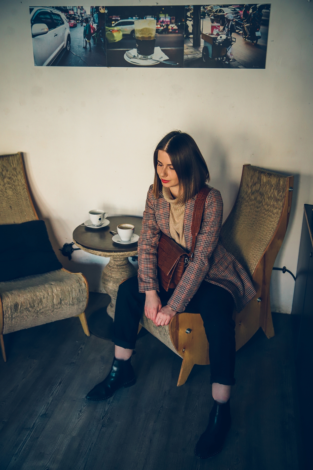 stylizacja na co dzien marynarka golf skorzana torebka fabiola