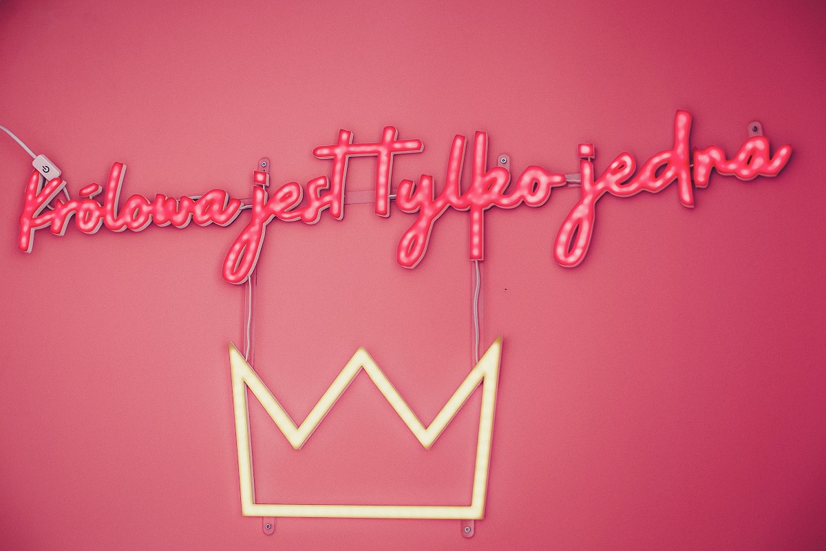 Essens Beauty Bar salon Wrzeszcz królowa jest tylko jedna