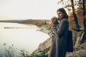 klif orłowski - jesienny look ootd - szczeniak shih tzu